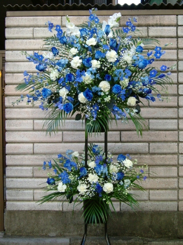 エリ花 工房 スタンド花2段 ブルーローズ 青系 エリ花 工房 スタンド花2段 ブルーローズ 青系